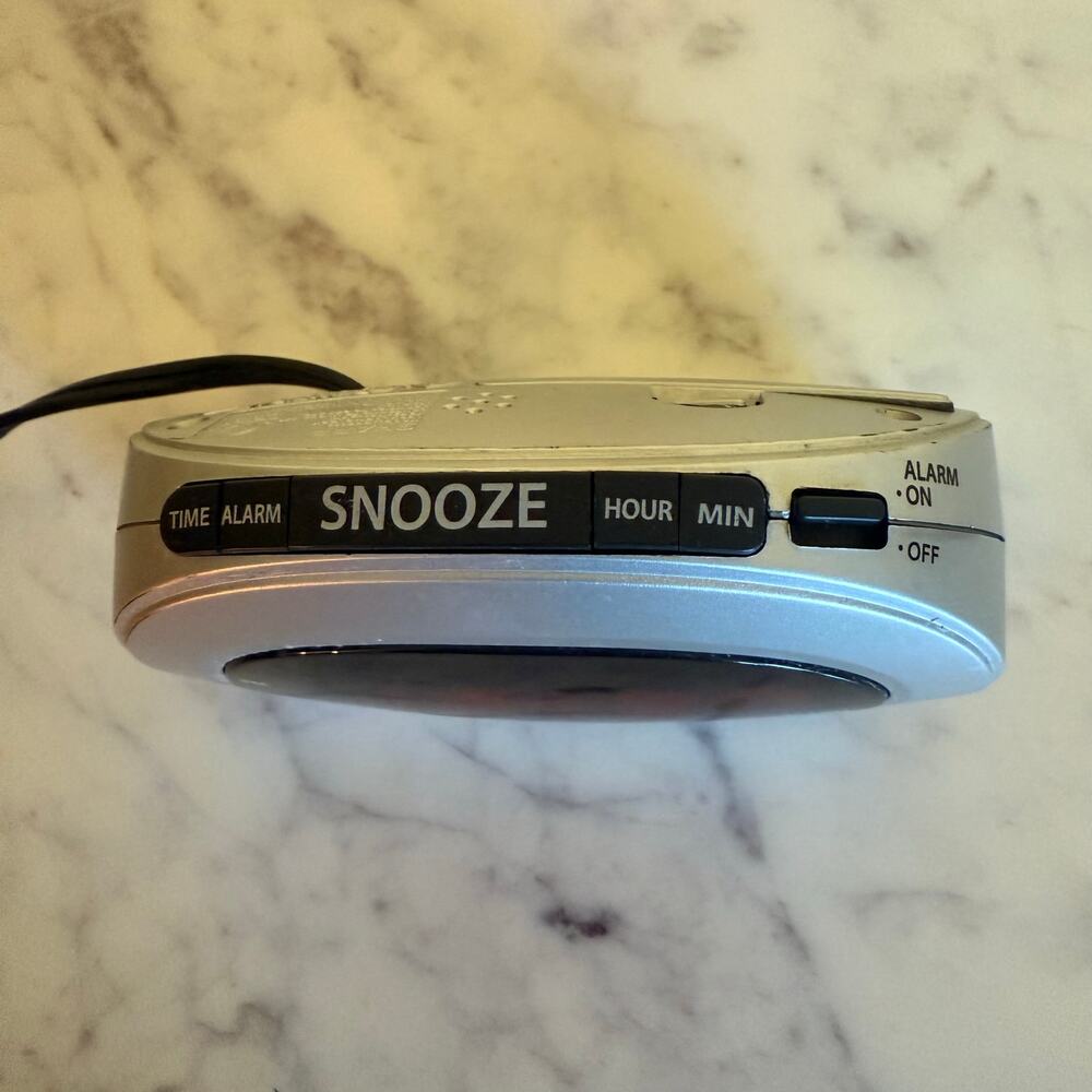 Sharp SPC089 Digital Alarm Clock with LED Display - Picture 6 of 6